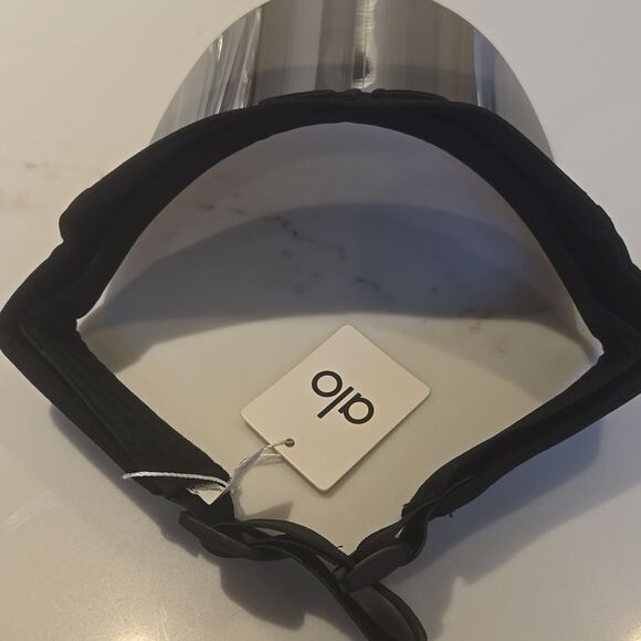 Alo Black Visor with Silver Brim - Picture 4 of 7